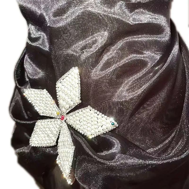 Birthday Party clothing accessories Bridal Rhinestones brooch Crystal Weddingfor Bride Prom
Birthday Party clothing accessories Bridal Rhinestones brooch Crystal Weddingfor Bride Prom