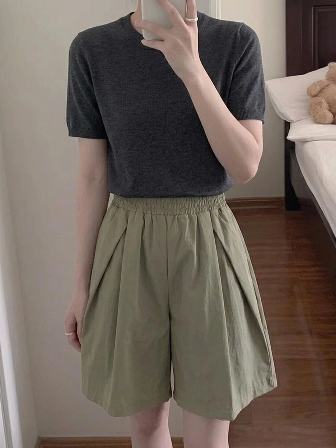 High Waist Wide Leg Five-Quarter Shorts Women's Summer Casual Loose Fast-Drying Pants plus Size Slimming Korean Style
High Waist Wide Leg Five-Quarter Shorts Women's Summer Casual Loose Fast-Drying Pants plus Size Slimming Korean Style