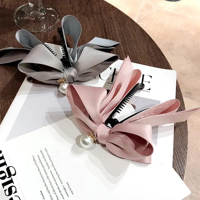 Korea Style Sweet Hairpin Cute Ribbon Bow Imitation Pearl Banana Hair Clip Women Fashion Hair Accessories
Korea Style Sweet Hairpin Cute Ribbon Bow Imitation Pearl Banana Hair Clip Women Fashion Hair Accessories