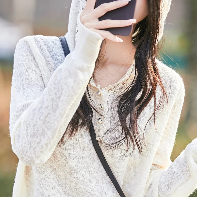 Spring And Summer New Lace Crochet Hooded Undershirt Women's Long Sleeved Loose Slimming Breathable Knitted Versatile Sweet Top
Spring And Summer New Lace Crochet Hooded Undershirt Women's Long Sleeved Loose Slimming Breathable Knitted Versatile Sweet Top