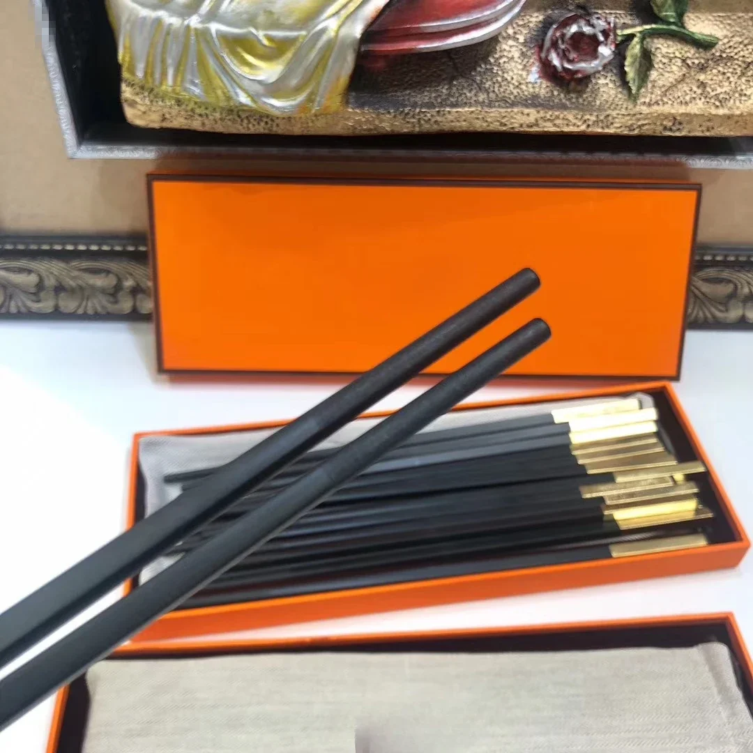 316 precision steel head, glass fiber polymer material, with the main gift box that can enter the disinfection cabinet.
316 precision steel head, glass fiber polymer material, with the main gift box that can enter the disinfection cabinet.