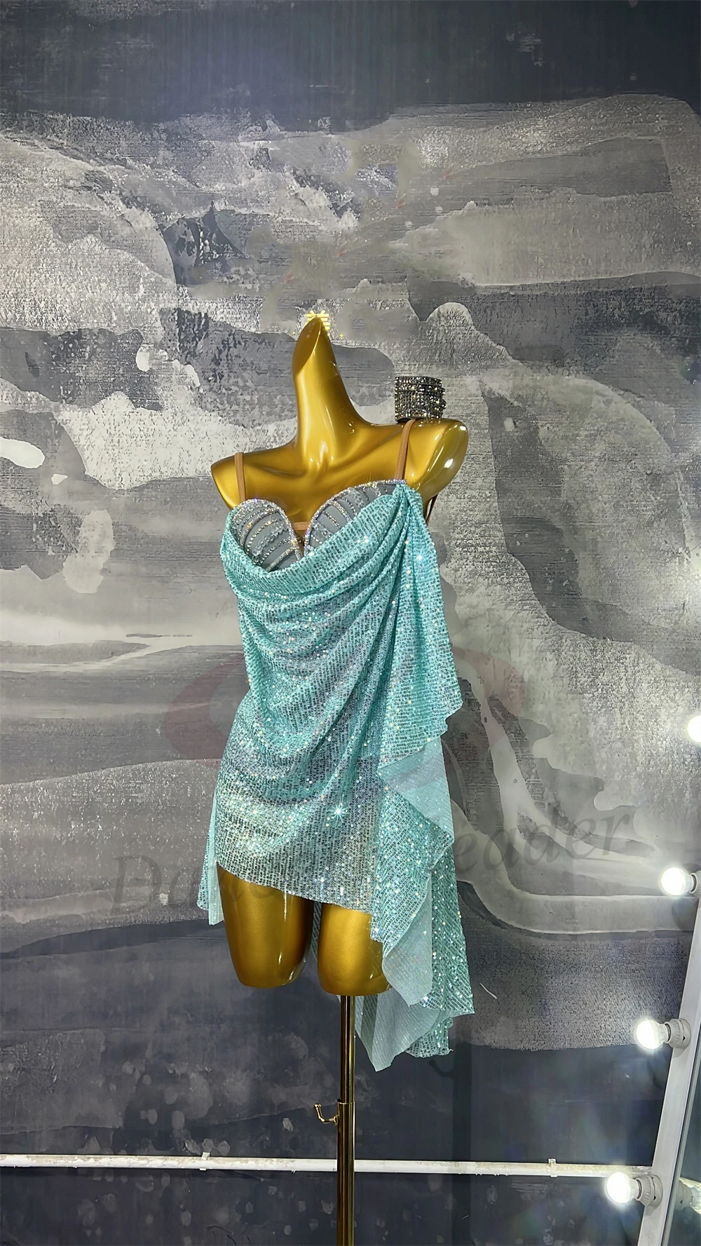 Latin Dance AB Stone Female Adult Children High end Customized Blue sequin Strap Black Pool Samba Dress
Latin Dance AB Stone Female Adult Children High end Customized Blue sequin Strap Black Pool Samba Dress