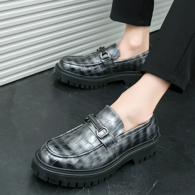 Men Thick Soled Height Increasing Loafers PU Embossed Fashionable Retro Comfortable Men Casual Shoes
Men Thick Soled Height Increasing Loafers PU Embossed Fashionable Retro Comfortable Men Casual Shoes