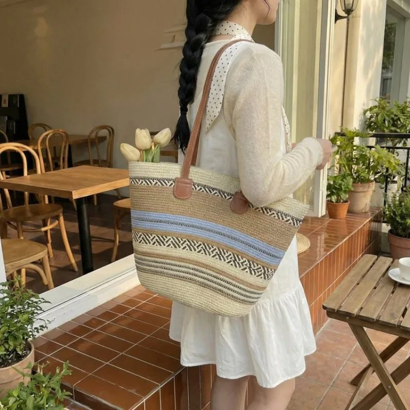 Classic Daily Tote Bag Women Luxury Material Selection Simple Casual Silhouette Trendy Paris Style Bag
Classic Daily Tote Bag Women Luxury Material Selection Simple Casual Silhouette Trendy Paris Style Bag