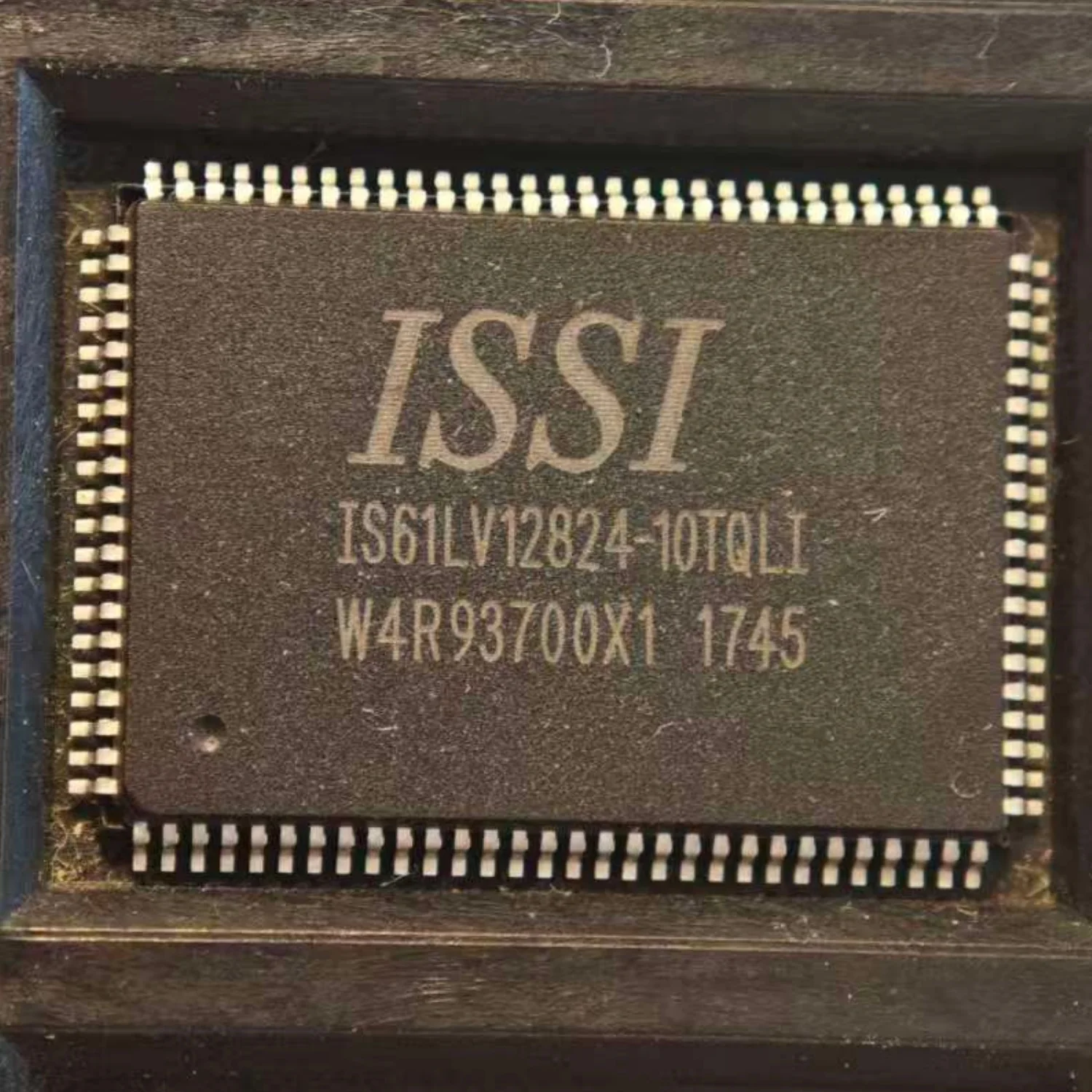 1 ~ 10 шт./лот IS61LV12824-10TQLI IS61LV12824 TQFP-100 100% новый оригинал.
1 ~ 10 шт./лот IS61LV12824-10TQLI IS61LV12824 TQFP-100 100% новый оригинал.
