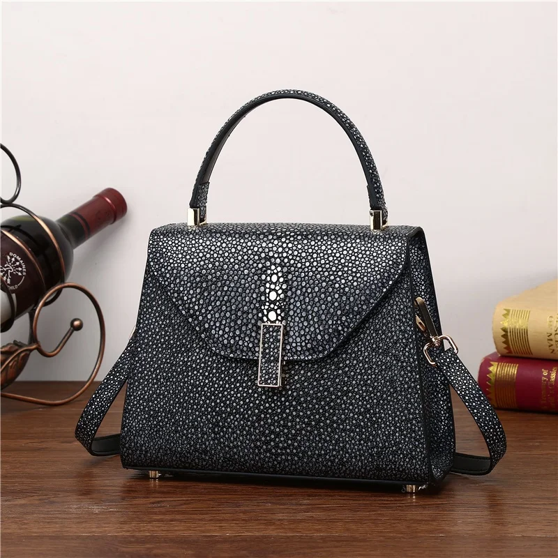 New Faionable Large Capaci Leather Women's Handbag Single oulder Bag Crossbody Bag with Pearl Design High End Tote Bag
New Faionable Large Capaci Leather Women's Handbag Single oulder Bag Crossbody Bag with Pearl Design High End Tote Bag