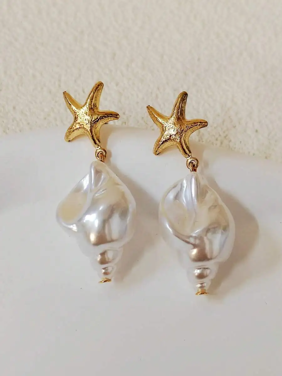 Gold-Plated Starfish Spiral Pendant Earrings for Summer Beach Wear – Feminine Stylish Accessory
Gold-Plated Starfish Spiral Pendant Earrings for Summer Beach Wear – Feminine Stylish Accessory