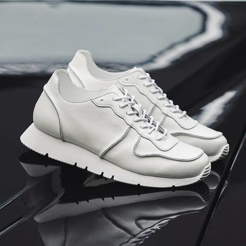 Мужские кожаные дышащие спортивные кроссовки в стиле ретро для весны и лета, повседневные слипоны с круглым носком на резиновой подошве
Мужские кожаные дышащие спортивные кроссовки в стиле ретро для весны и лета, повседневные слипоны с круглым носком на резиновой подошве