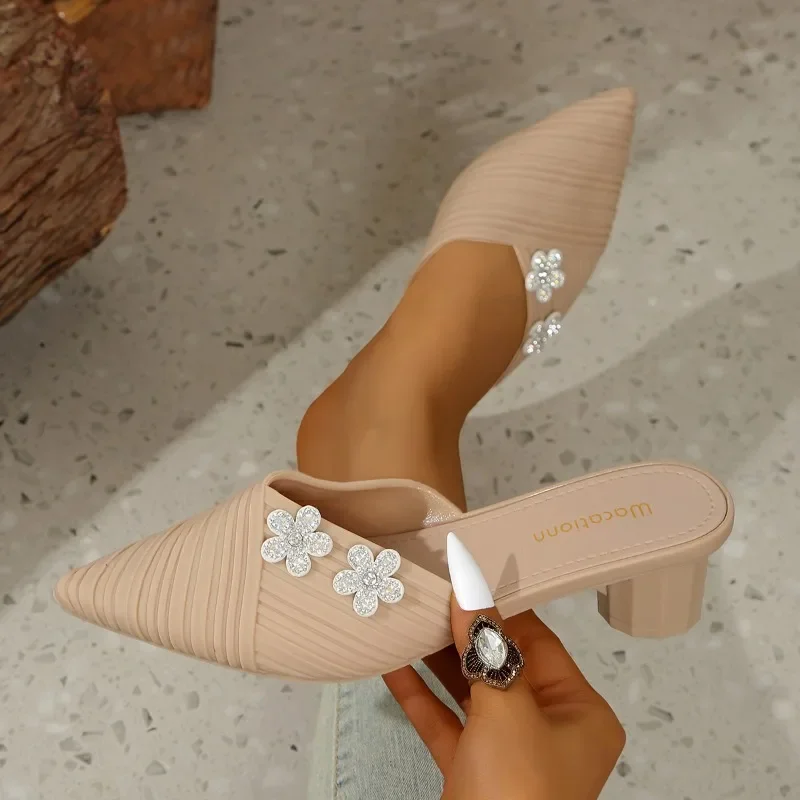 Поп-тапочки Baotou, женские летние тапочки на толстом каблуке, сандалии с острым носком
Поп-тапочки Baotou, женские летние тапочки на толстом каблуке, сандалии с острым носком