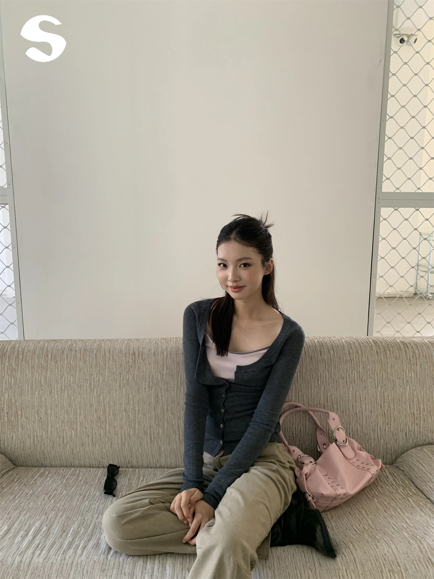 Sp at Korean Sle Long Sve Square Collar Color Blo Knitted Base irt Women's Inner Wear T-irt for Commuting An...
Sp at Korean Sle Long Sve Square Collar Color Blo Knitted Base irt Women's Inner Wear T-irt for Commuting An...