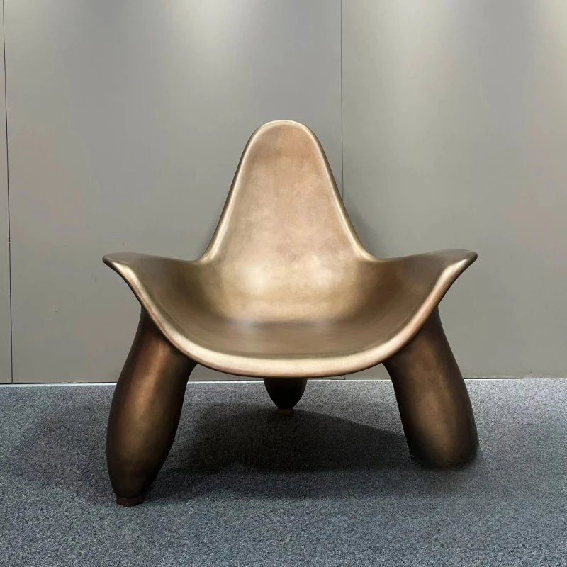 New design, personalized creative three-legged lounge chair, irregular shape casual
New design, personalized creative three-legged lounge chair, irregular shape casual