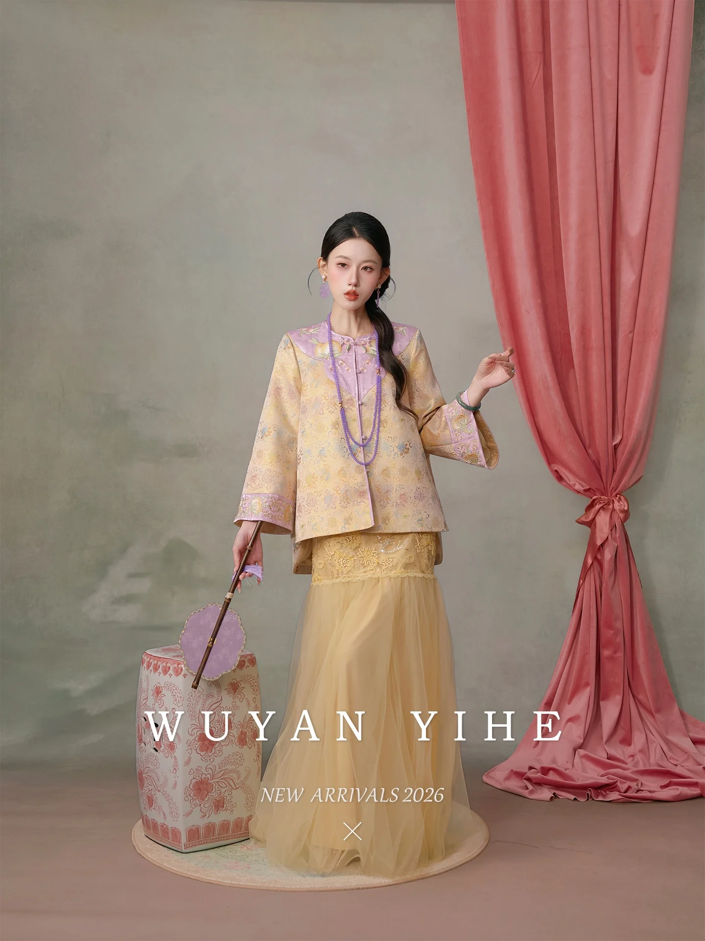 Original New Chinese Style Embroidered Silk Jacket Lace Skirt Set Floral Print Long Sleeve Button up Straight Cut Spring Fashion
Original New Chinese Style Embroidered Silk Jacket Lace Skirt Set Floral Print Long Sleeve Button up Straight Cut Spring Fashion
