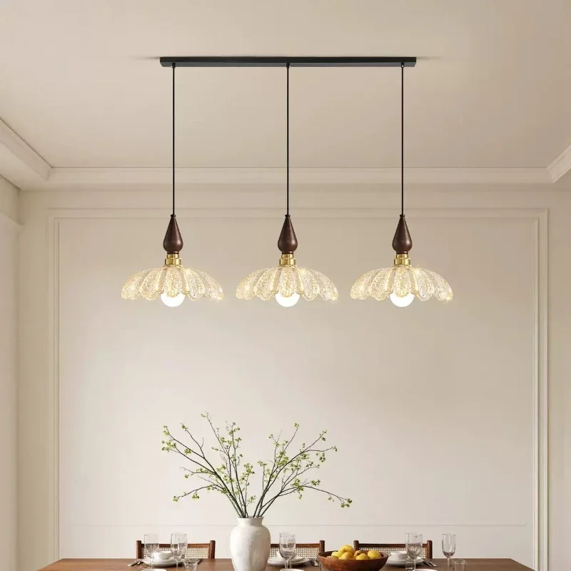 Restaurant chandelier French antique retro high-end sense gold foil petals three-headed restaurant dining table bar chandelier
Restaurant chandelier French antique retro high-end sense gold foil petals three-headed restaurant dining table bar chandelier