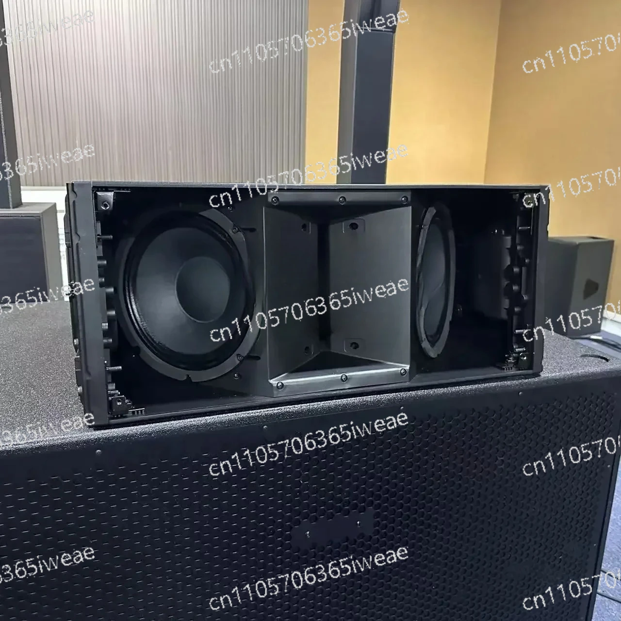 10-дюймовый активный линейный массив HDL 20-A, двойной
10-дюймовый активный линейный массив HDL 20-A, двойной