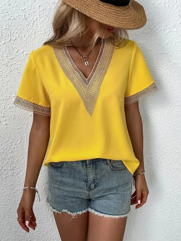 Women's V-neck Splicing Lace Blouse Elegant Loose Short Sleeve Shirt Female 2023 Summer British Style Daily Casual Pullover Tops
Women's V-neck Splicing Lace Blouse Elegant Loose Short Sleeve Shirt Female 2023 Summer British Style Daily Casual Pullover Tops