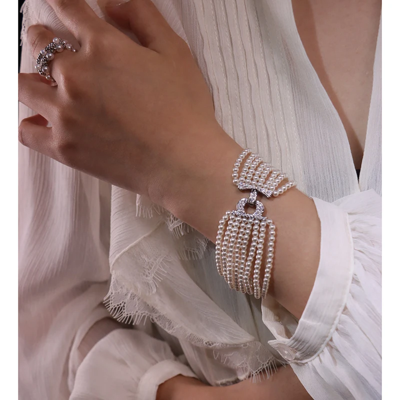Super flash INS multi-layer pearl bracelet women's luxury wedding sparkling hand chain gorgeous lady accessory
Super flash INS multi-layer pearl bracelet women's luxury wedding sparkling hand chain gorgeous lady accessory