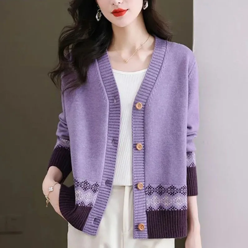 Knitted Cardigan Sweater Spring And Autumn Coat New Loose Joker 2024 Western Fashion Jacquard Sweater Warm And Comfortable Coat
Knitted Cardigan Sweater Spring And Autumn Coat New Loose Joker 2024 Western Fashion Jacquard Sweater Warm And Comfortable Coat