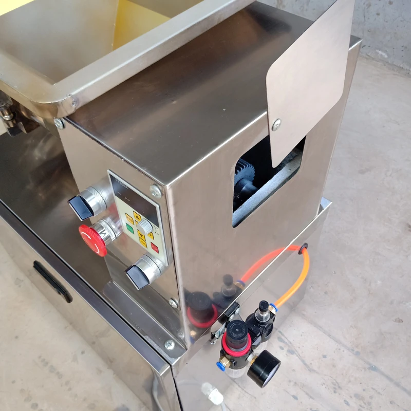 Bakery used automatic dough divider rounder for dough ball making machine and dough cutting machine 220V 110V
Bakery used automatic dough divider rounder for dough ball making machine and dough cutting machine 220V 110V