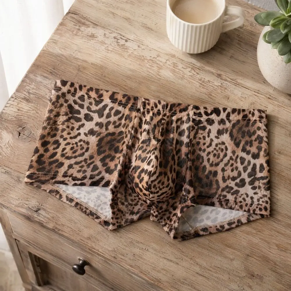 Soft Leopard Print Men's Boxer Briefs Thin Flat Pants Seamless Ice Silk Boxers Underpants Mesh Underwear for Men Summer
Soft Leopard Print Men's Boxer Briefs Thin Flat Pants Seamless Ice Silk Boxers Underpants Mesh Underwear for Men Summer