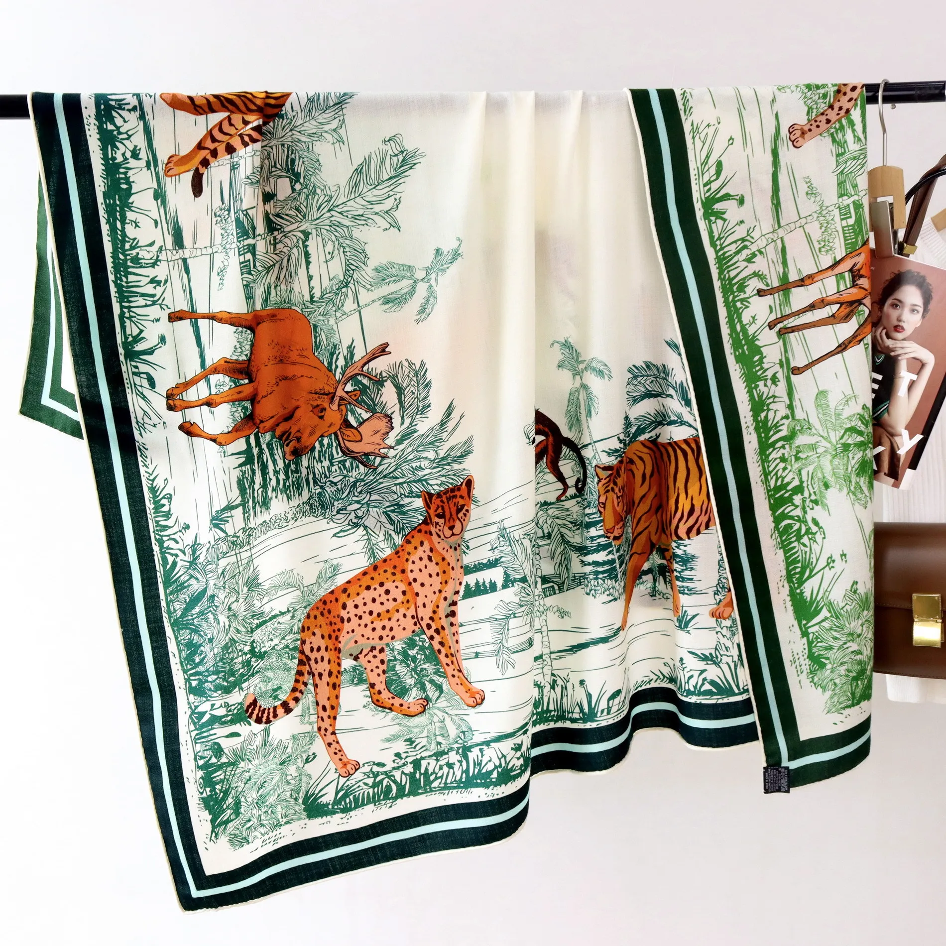 AB Sided Silk Wool Scarf Hand Rolled Shawls Lion Print Winter Bag Neck Accessories Soft Warm Foulard 135cm
AB Sided Silk Wool Scarf Hand Rolled Shawls Lion Print Winter Bag Neck Accessories Soft Warm Foulard 135cm