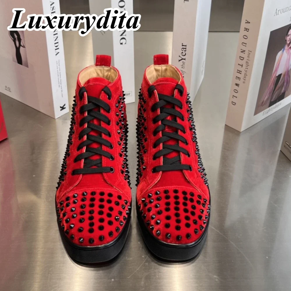 Top Quality Womens Trendy Casual Sneakers Luxury Mens Real Leather Tennis Shoes Designr Red Sole Tide Lovers Rivet Shoes HJ0291
Top Quality Womens Trendy Casual Sneakers Luxury Mens Real Leather Tennis Shoes Designr Red Sole Tide Lovers Rivet Shoes HJ0291
