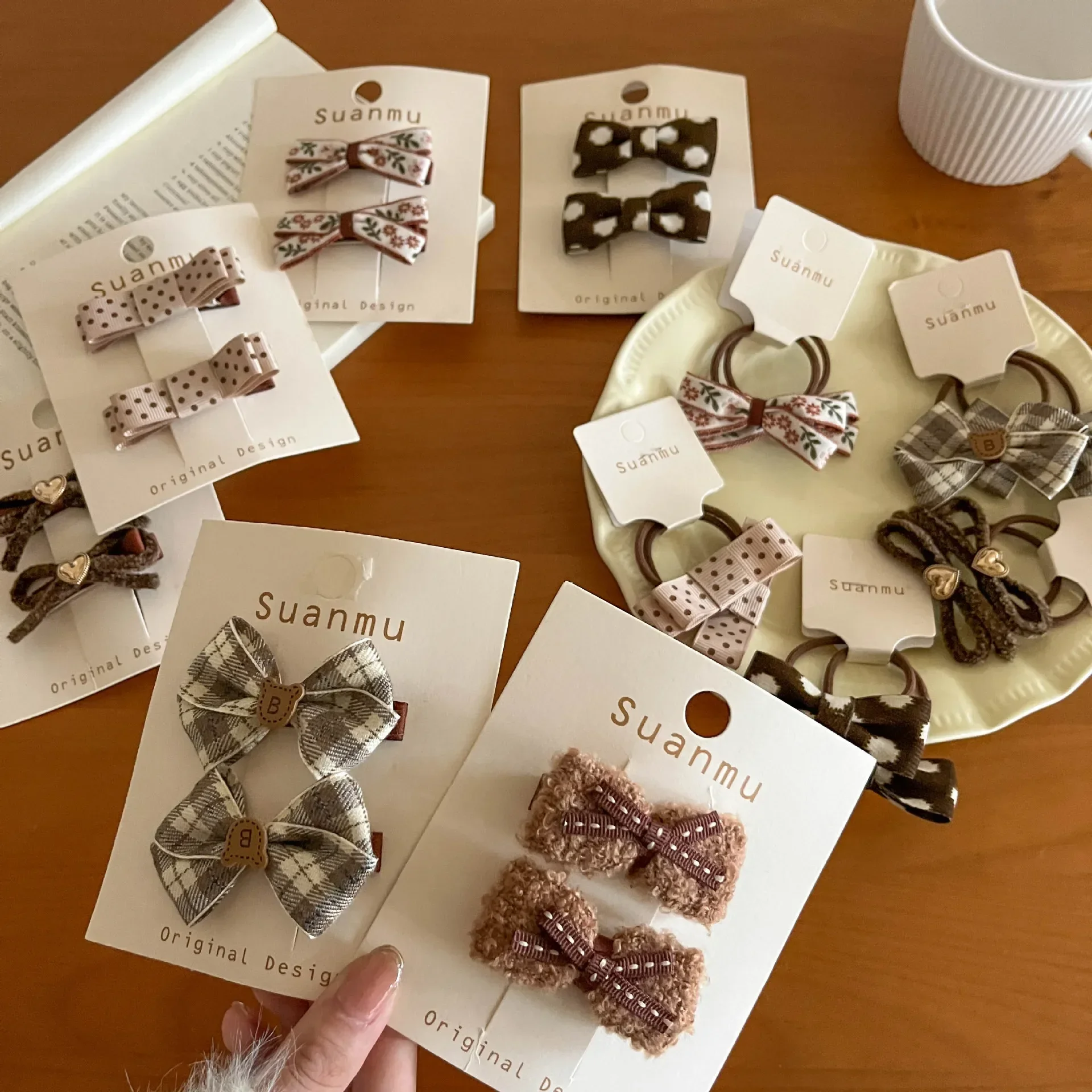 2pcs Korean Kids Coffee Hair Pin Hair Rope Set Classic Bow Barrettes Elastic Band Ties Headwear Girls Kids Hair Accessories
2pcs Korean Kids Coffee Hair Pin Hair Rope Set Classic Bow Barrettes Elastic Band Ties Headwear Girls Kids Hair Accessories