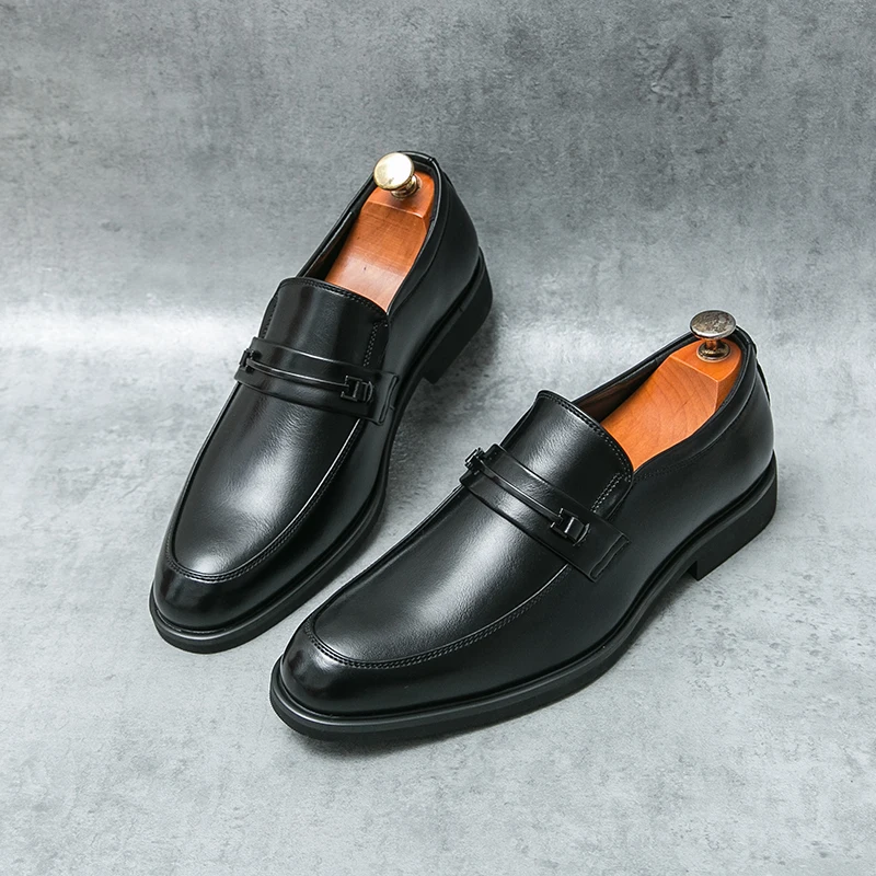 New Men's Leather Shoes New Style Versatile and Fashionable Soft Sole Business Formal Shoes Groom Wedding Shoes
New Men's Leather Shoes New Style Versatile and Fashionable Soft Sole Business Formal Shoes Groom Wedding Shoes