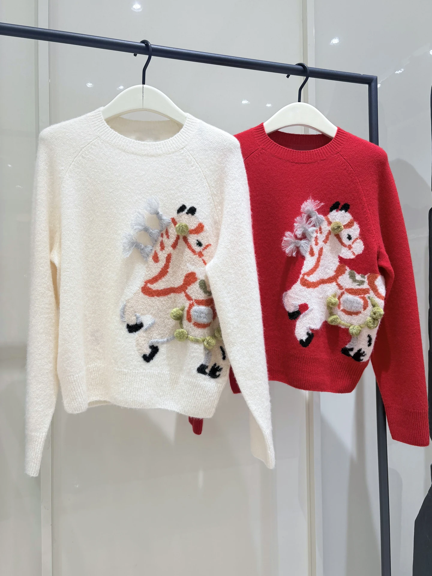 Spring New Year Red Miniature Embroidered Tassel Knitted Sweater Top High-End Women's Fashion Nan You Knitwear
Spring New Year Red Miniature Embroidered Tassel Knitted Sweater Top High-End Women's Fashion Nan You Knitwear