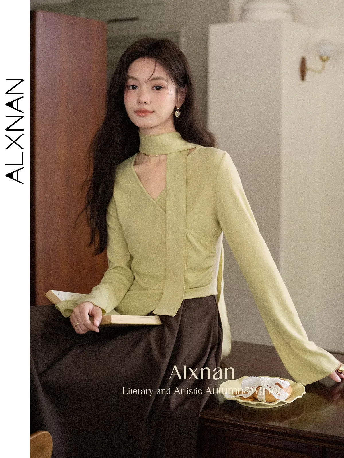 ALXNAN Women's Solid Color Long Sleeve V-Neck T-Shirt with Irregular Hem Waist Pleats and Regular Shoulder Top for Autumn L56989
ALXNAN Women's Solid Color Long Sleeve V-Neck T-Shirt with Irregular Hem Waist Pleats and Regular Shoulder Top for Autumn L56989