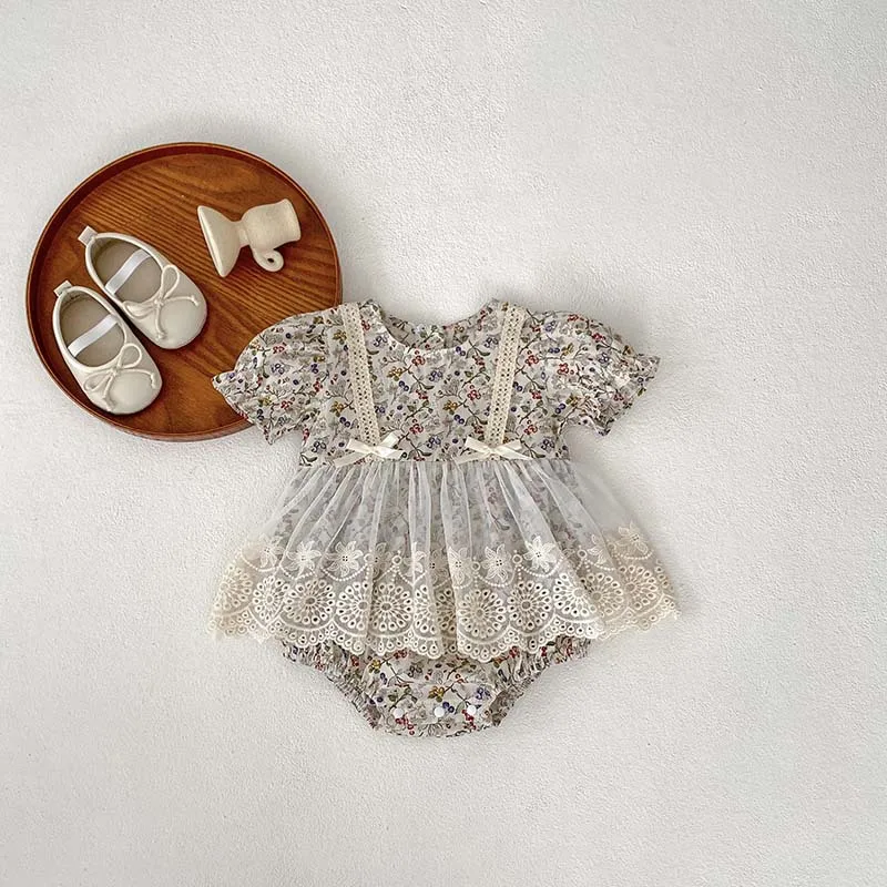 MiniAinis Summer New Baby Triangle Wrap Skirt Clothing Girls Lace Hollowing Out Dress Girl Fragmented Flowers Bodysuit Clothes
MiniAinis Summer New Baby Triangle Wrap Skirt Clothing Girls Lace Hollowing Out Dress Girl Fragmented Flowers Bodysuit Clothes