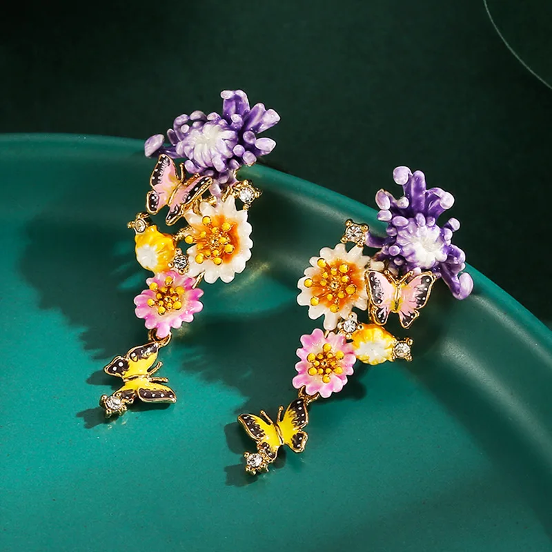 Luxury Daisy Butterfly Drop Earrings New Original Design Temperament Earring Handmade Enamel Drop Earring Fashion Party Jewelry
Luxury Daisy Butterfly Drop Earrings New Original Design Temperament Earring Handmade Enamel Drop Earring Fashion Party Jewelry