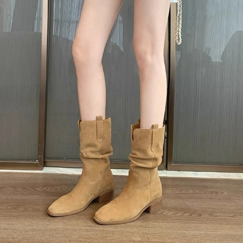 НОВЫЕ комплектные ботинки в стиле вестерн, женские модные ботинки до середины икры на массивном каблуке, женская весенне-осенняя обувь, однотонные ботинки в стиле ретро 
НОВЫЕ комплектные ботинки в стиле вестерн, женские модные ботинки до середины икры на массивном каблуке, женская весенне-осенняя обувь, однотонные ботинки в стиле ретро
