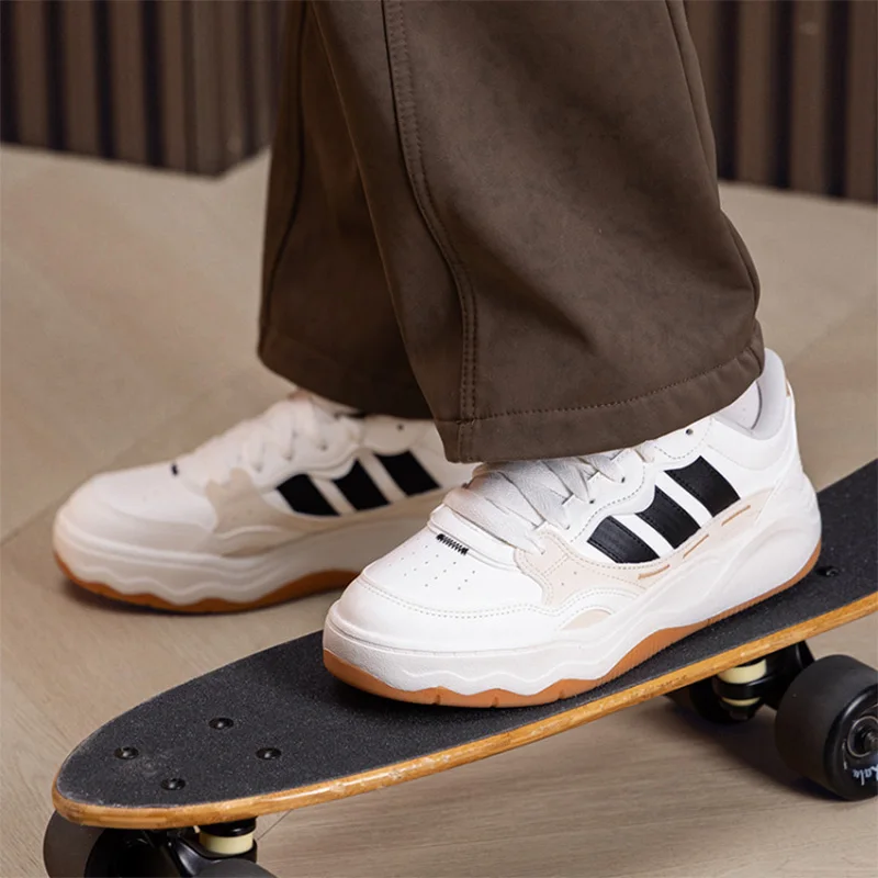 Adidas Off White Chunky Platform Skate Shoes Black Three Stripe Gum Sole Casual Sneakers Men Women KH9025
Adidas Off White Chunky Platform Skate Shoes Black Three Stripe Gum Sole Casual Sneakers Men Women KH9025