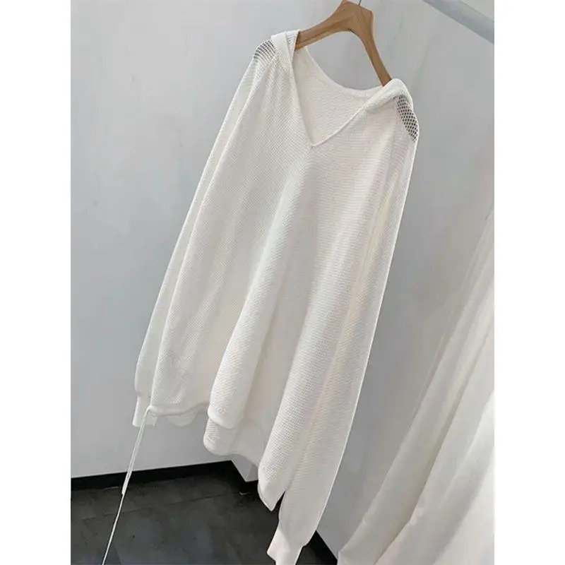 Fashionable White Hollow Sweater for Women in Spring and Autumn Chic Blouse Tops for Loose and Versatile Pullovers
Fashionable White Hollow Sweater for Women in Spring and Autumn Chic Blouse Tops for Loose and Versatile Pullovers