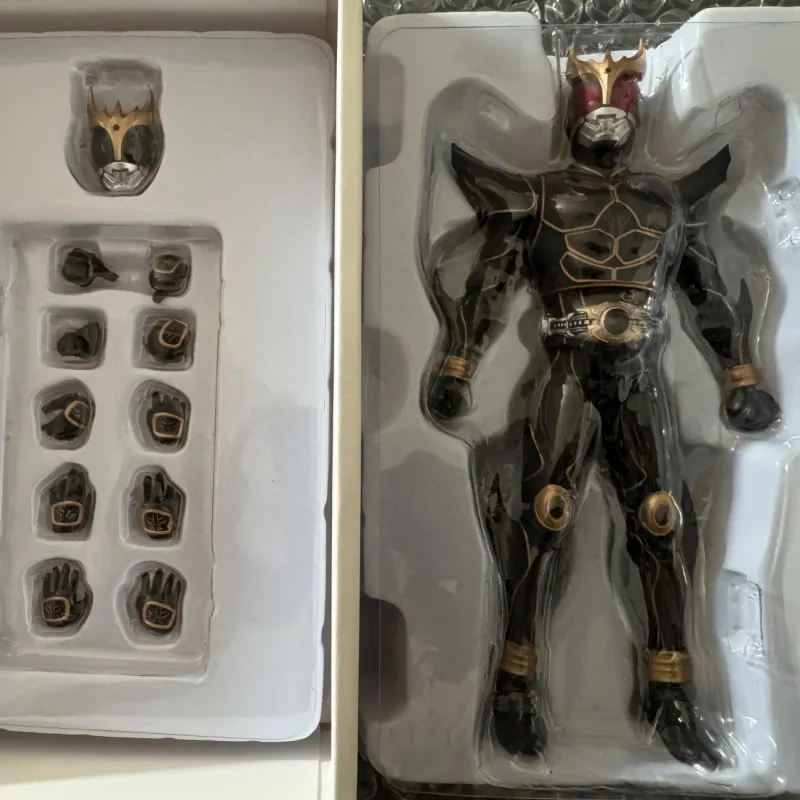 Da Tong New Kamen Rider Ultimate Kuuga Shf True Bone Carving Articulated Finished Model Action Figure For Fans Collectors
Da Tong New Kamen Rider Ultimate Kuuga Shf True Bone Carving Articulated Finished Model Action Figure For Fans Collectors