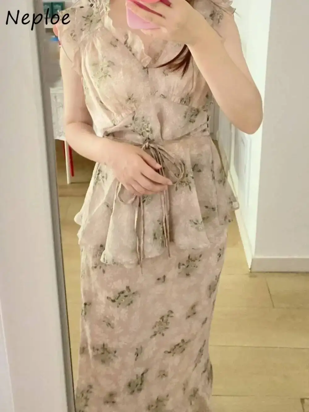 Lovely V Neck Butterfly Sleeve Print Shirt Women Patchwork Slim Waist All-Match Tops Japan New Lace Up Chiffon Blusas
Lovely V Neck Butterfly Sleeve Print Shirt Women Patchwork Slim Waist All-Match Tops Japan New Lace Up Chiffon Blusas