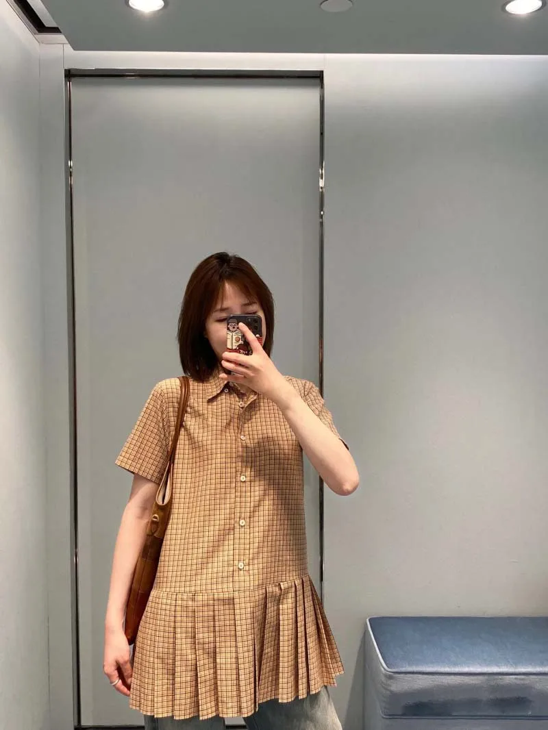 College style women's dress, fashionable and sweet temperament, striped checkered shirt skirt, A-line pleated skirt
College style women's dress, fashionable and sweet temperament, striped checkered shirt skirt, A-line pleated skirt