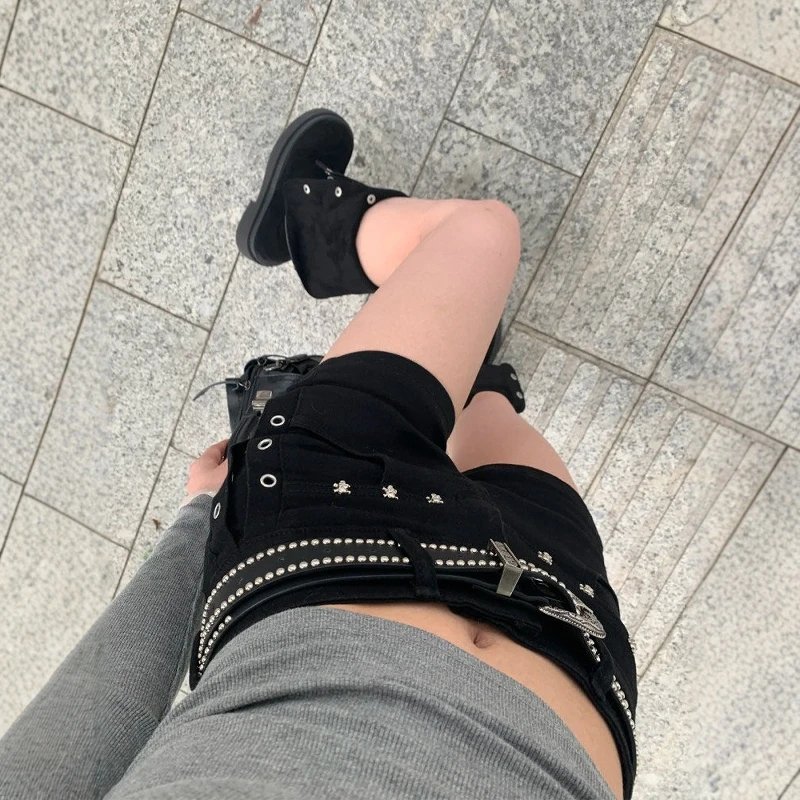 Sexy American Style Low Waist Buckle Short Jeans Women's Summer Thin Elastic Slim Fit Hot Pants Straight Leg Cotton Blend
Sexy American Style Low Waist Buckle Short Jeans Women's Summer Thin Elastic Slim Fit Hot Pants Straight Leg Cotton Blend