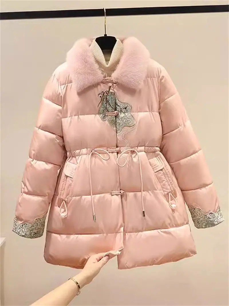 Chinese Style National Cotton Jacket With Thick Buttons Retro Embroidery Coat Winter Women's Mid Length Down Cotton Parka A370
Chinese Style National Cotton Jacket With Thick Buttons Retro Embroidery Coat Winter Women's Mid Length Down Cotton Parka A370