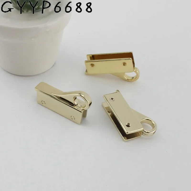 5-20pairs 5 colors DIY hardware accessories luggage on both sides of the screw D buckle bag of the package chain metal edge clip
5-20pairs 5 colors DIY hardware accessories luggage on both sides of the screw D buckle bag of the package chain metal edge clip