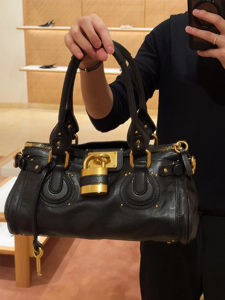 Ele Bla Gold Lo Bule Underarm Bag Women's Commuter Handbag Boston Bag Sli Luxury Trendy Single oulder Bag
Ele Bla Gold Lo Bule Underarm Bag Women's Commuter Handbag Boston Bag Sli Luxury Trendy Single oulder Bag