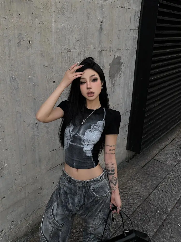 American style shoulder short sleeved T shirt womens summer design creative printed top gothic women clothing y2k top
American style shoulder short sleeved T shirt womens summer design creative printed top gothic women clothing y2k top