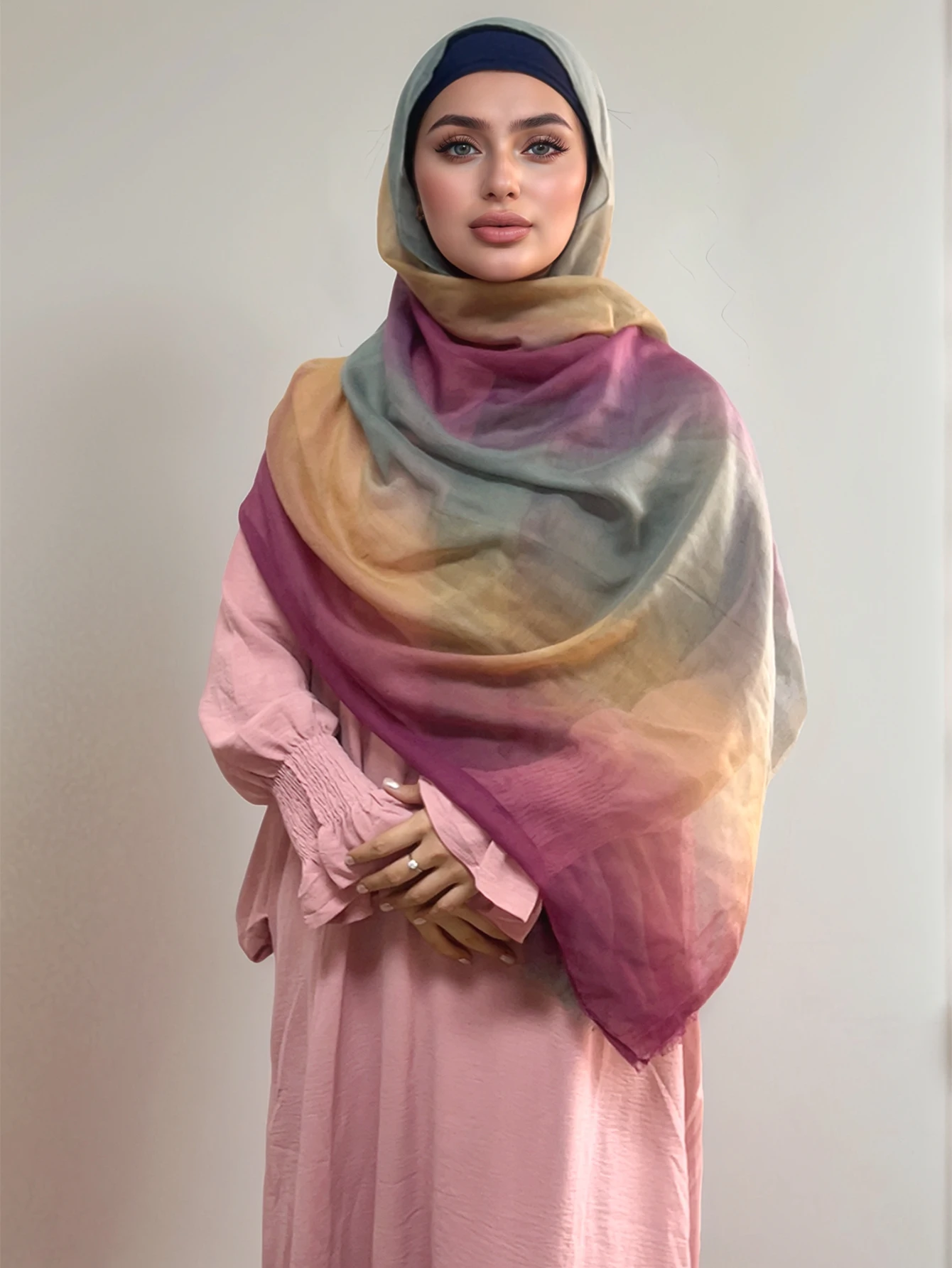 Новый модальный хиджаб с принтом, дышащий легкий шарф, мягкий хлопковый вискоза, вискоза, тканый модальный мусульманский женский шаль, хиджаб
Новый модальный хиджаб с принтом, дышащий легкий шарф, мягкий хлопковый вискоза, вискоза, тканый модальный мусульманский женский шаль, хиджаб