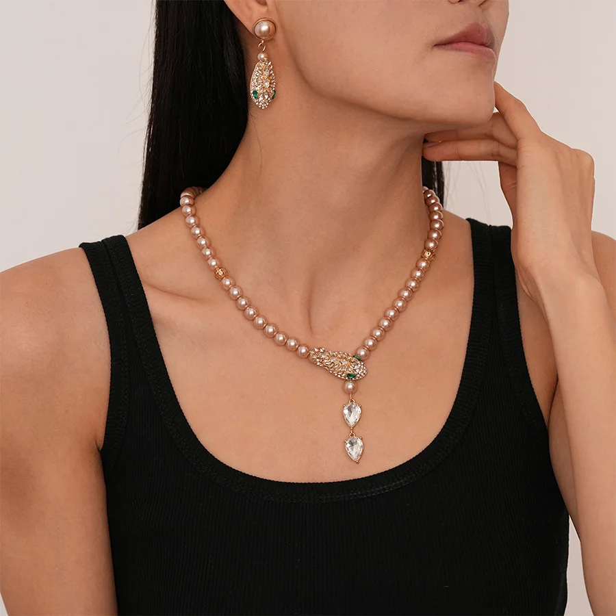 3PCS Elegant Vintage Snake Head Jewelry Set for Women Serpentine Pearl Necklace Shiny Crystal Choker Bridal Wedding Earring
3PCS Elegant Vintage Snake Head Jewelry Set for Women Serpentine Pearl Necklace Shiny Crystal Choker Bridal Wedding Earring
