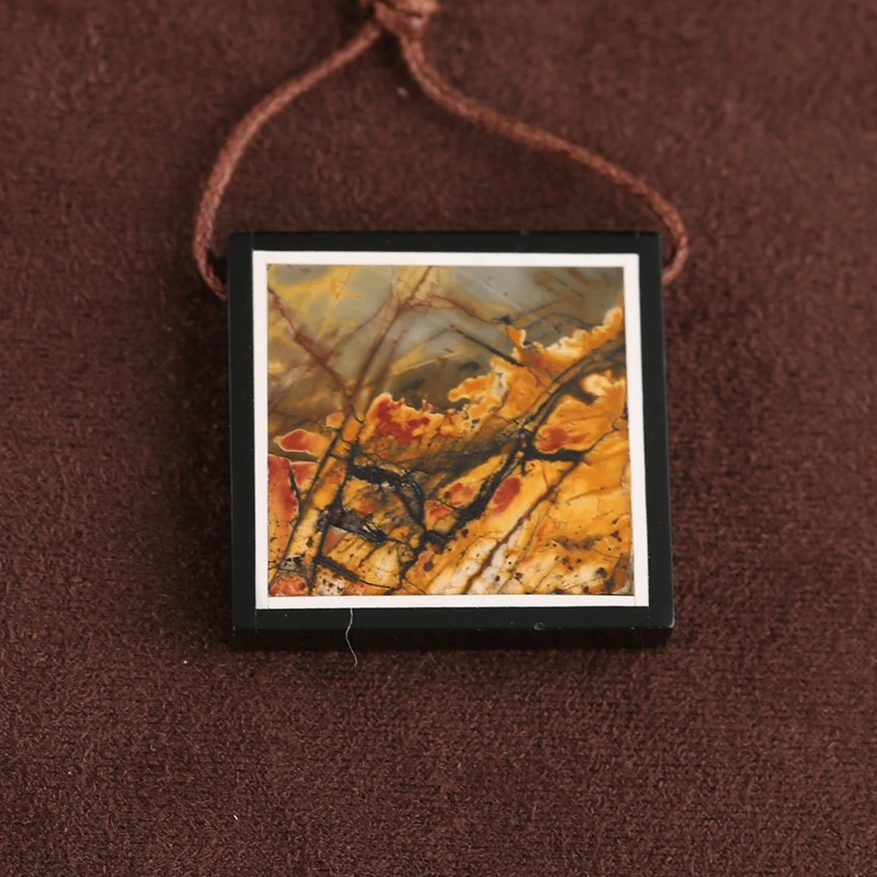 Подвеска из обсидиана, говлита, Пикассо, яшма, интарсия, натуральный камень, разноцветный, 31x29x мм, 13,2 г, полудрагоценные ювелирные аксессуары
Подвеска из обсидиана, говлита, Пикассо, яшма, интарсия, натуральный камень, разноцветный, 31x29x мм, 13,2 г, полудрагоценные ювелирные аксессуары