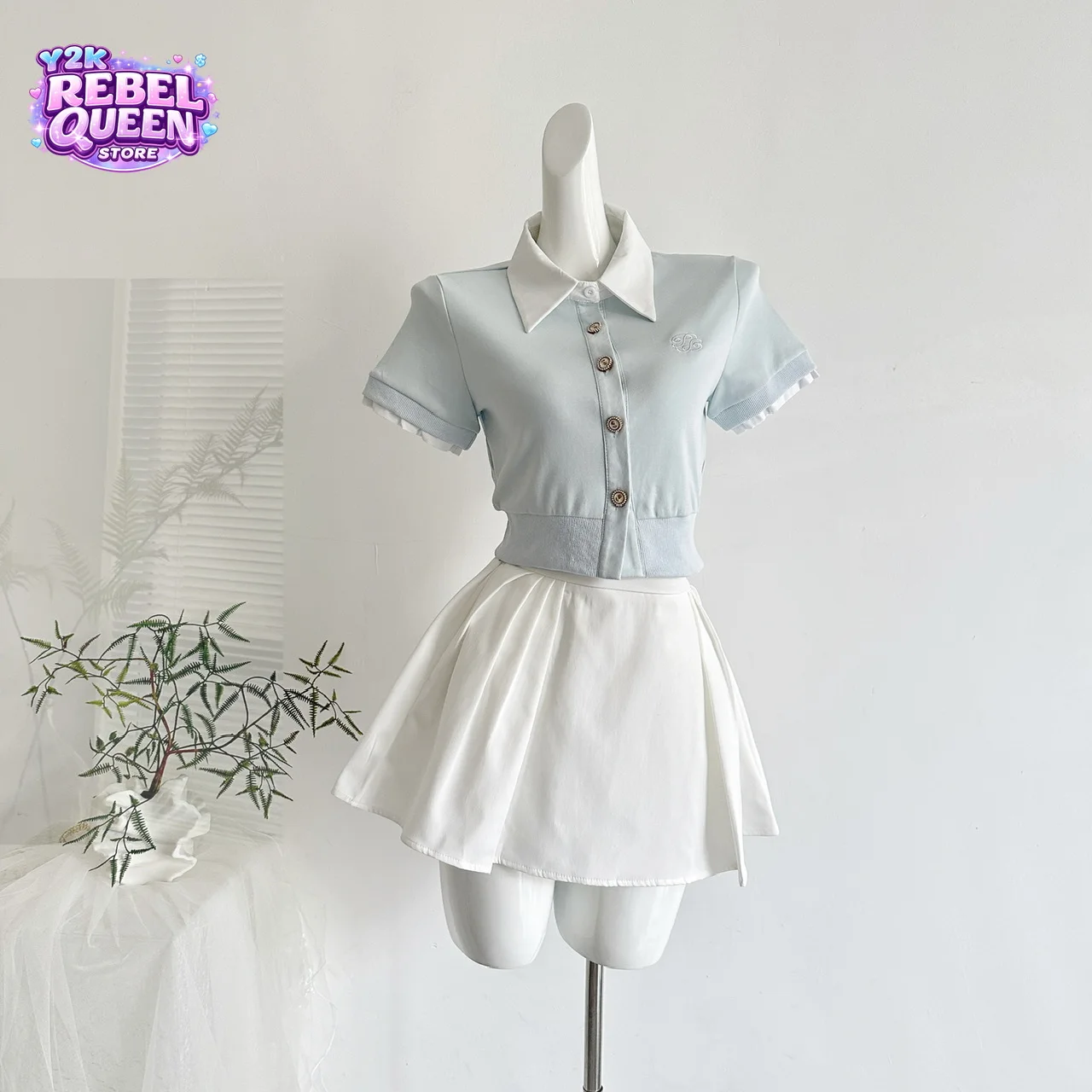 Korean Sweet 2 Piece Set Women Slim Fit Polo Collar Ruffle Cuff Crop Top High Waist Pleated Mini Skirt Casual Daily Outfit 2026
Korean Sweet 2 Piece Set Women Slim Fit Polo Collar Ruffle Cuff Crop Top High Waist Pleated Mini Skirt Casual Daily Outfit 2026