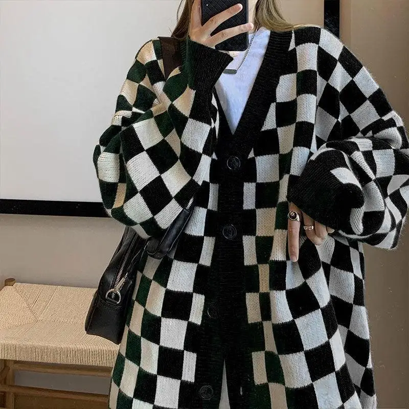 Autumn and Winter Sweater Coat Women's 2023 New Japanese Retro Loose Sweater Knitwear Design Checker Warm Knitted Cardigan
Autumn and Winter Sweater Coat Women's 2023 New Japanese Retro Loose Sweater Knitwear Design Checker Warm Knitted Cardigan