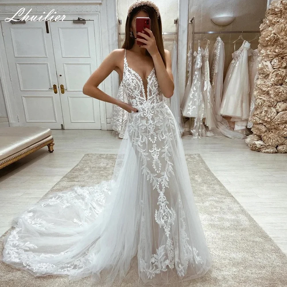 Lhuilier Customized V Neck Mermaid Wedding Dresses Spaghetti Straps Lace Appliques Bridal Gown with Chapel Train 
Lhuilier Customized V Neck Mermaid Wedding Dresses Spaghetti Straps Lace Appliques Bridal Gown with Chapel Train
