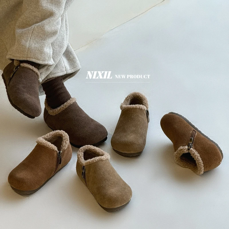 2025 Winter New Children Casual Short Boots for Girls Fashion Korean Style Soft Sole Anti-slippery Versatile Catwalk Cotton Shoe
2025 Winter New Children Casual Short Boots for Girls Fashion Korean Style Soft Sole Anti-slippery Versatile Catwalk Cotton Shoe