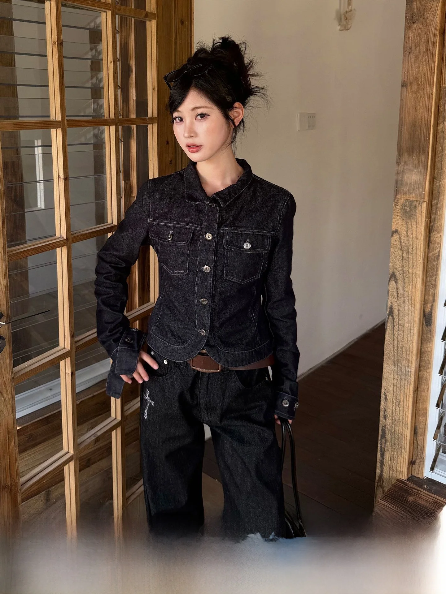 Don Cry Original Denim Short Jacket Women's Spring American Retro Wheat Spike Buttoned Inward Waist Shortened Denim Coat
Don Cry Original Denim Short Jacket Women's Spring American Retro Wheat Spike Buttoned Inward Waist Shortened Denim Coat